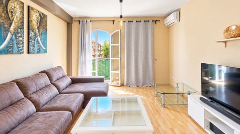 Dúplex de 3 dormitorios en Las Lagunas, en una buena ubicación y con gran potencial.