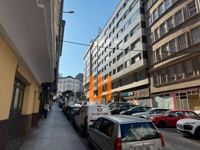 Oficina en Venta en Rúa José Luis Pérez Cepeda en San Pablo - Juan Flórez