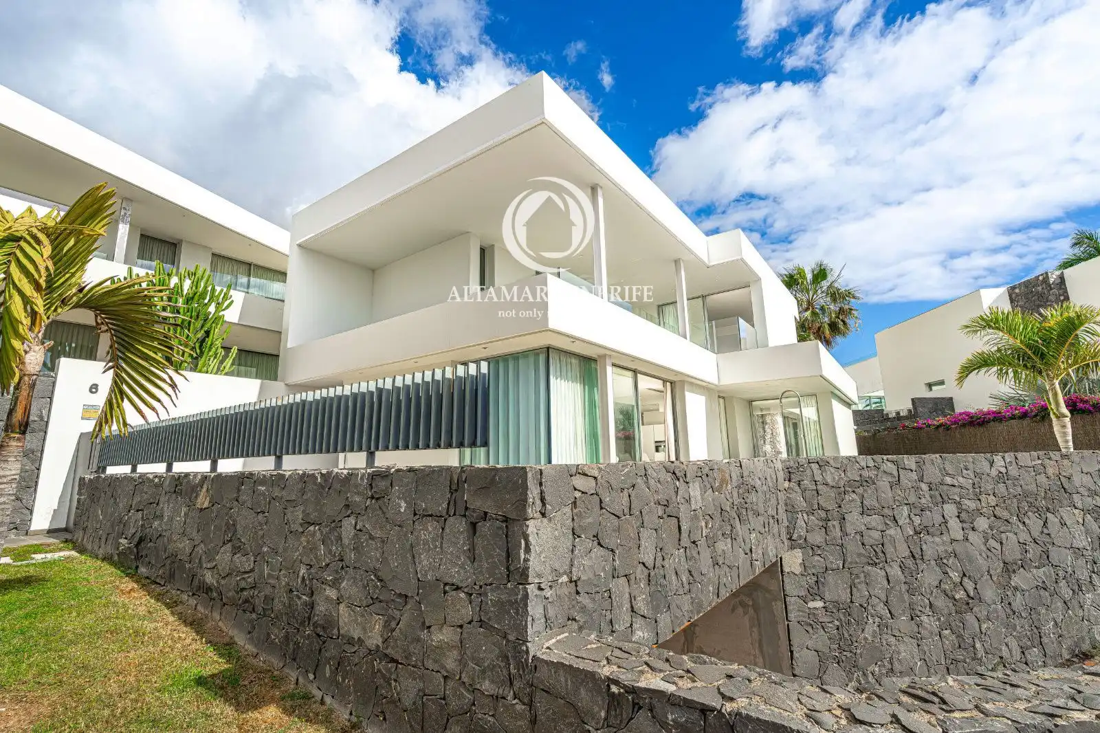 Vista exterior de Casa o chalet de alquiler en Guía de Isora con Terraza, Trastero y Piscina
