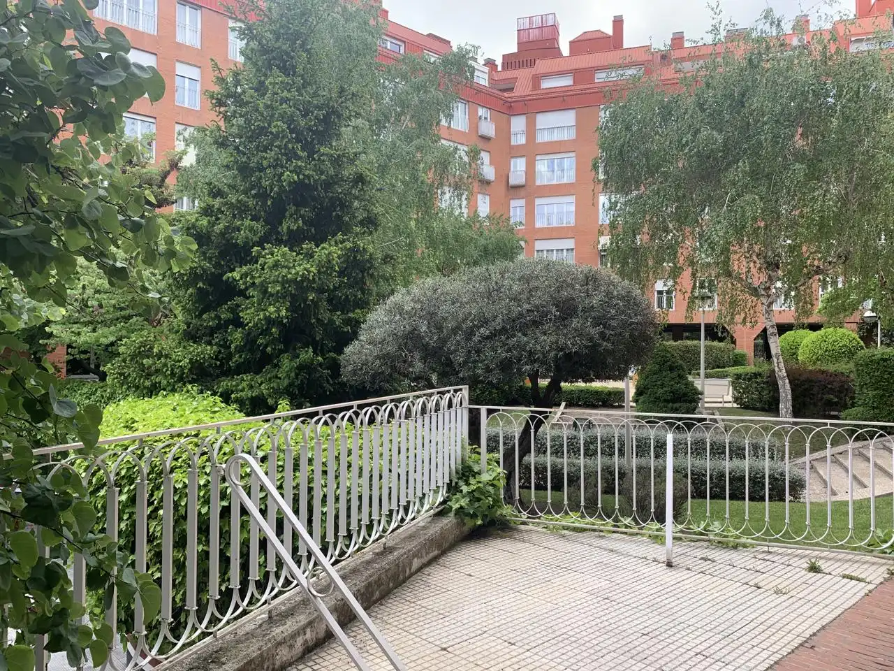 Außenansicht von Dachboden zur Miete in Madrid mit Klimaanlage, Heizung und Möbliert