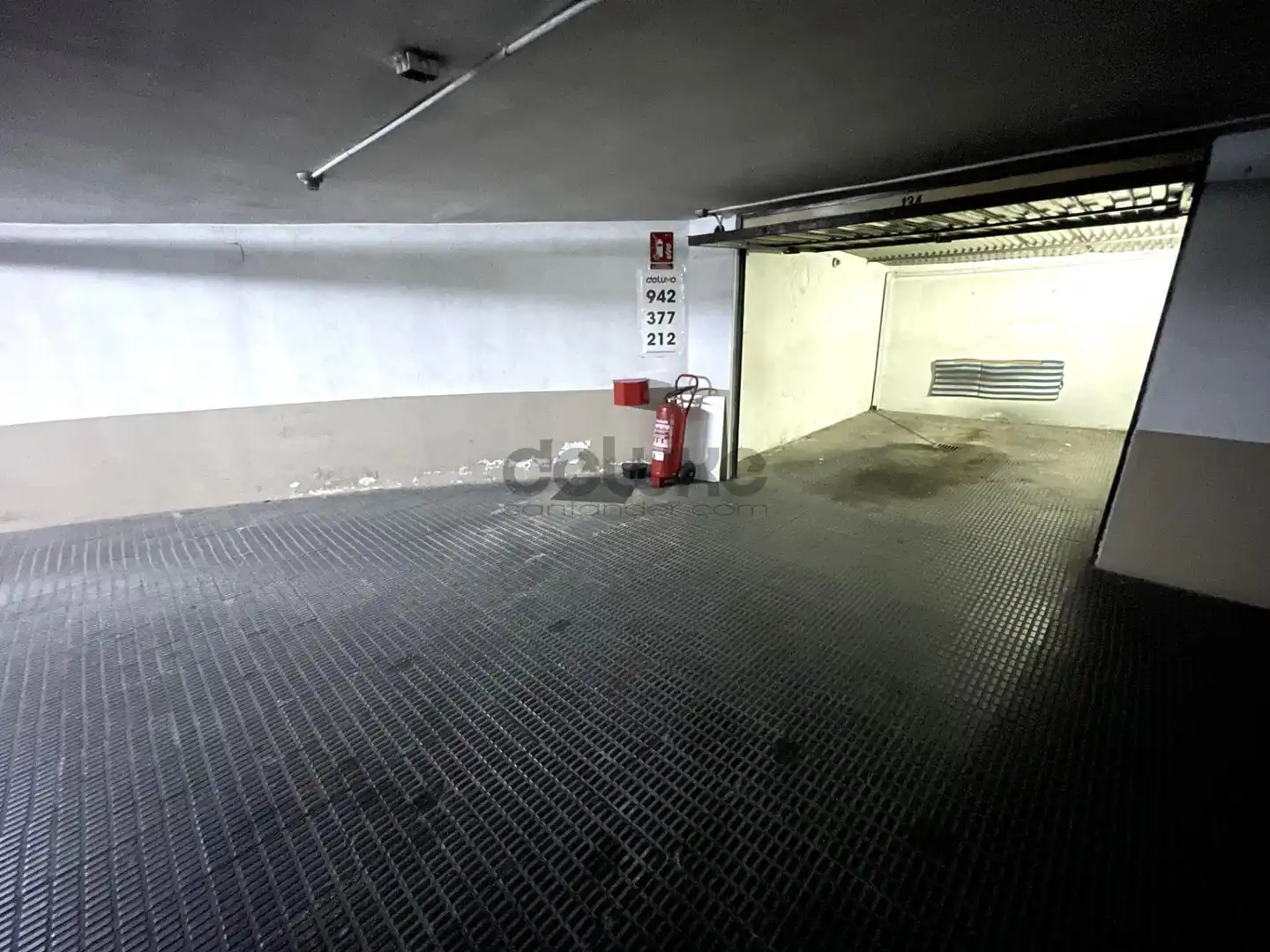 Parkplatz von Garage zum Verkauf in Santander