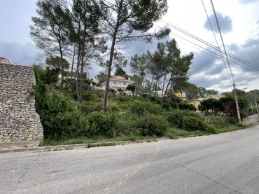 Wohnbaugrundstück zum Verkauf in Carrer de l'Alzina 25