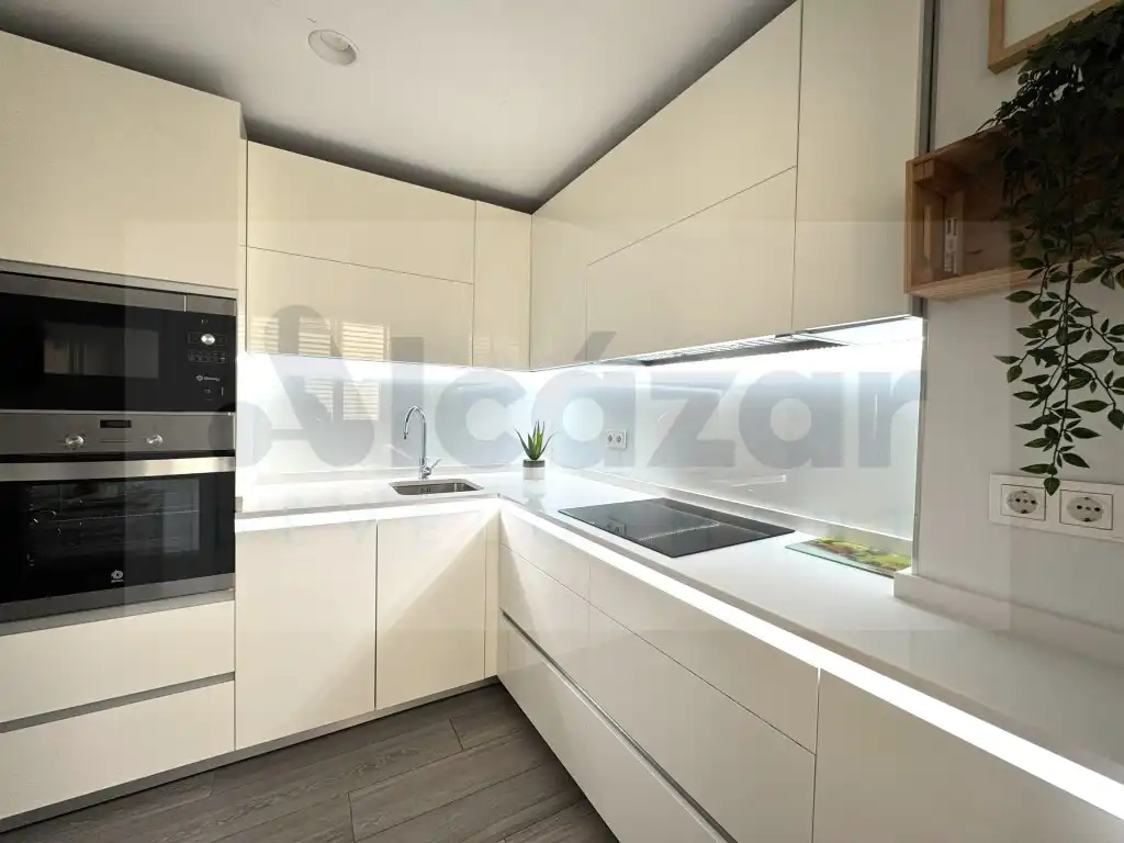 Piso en venta en Avenida Kansas City, Santa Clara