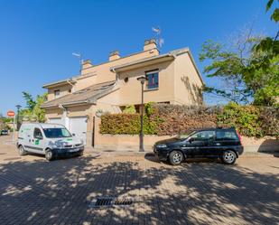 Exterior view of Single-family semi-detached for sale in Egüés  with Terrace