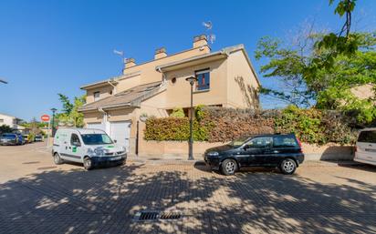 Exterior view of Single-family semi-detached for sale in Egüés  with Terrace