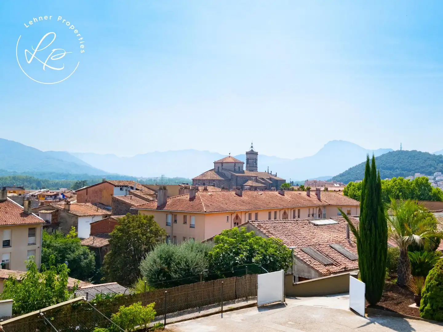 Casa con jardín en venta en Olot