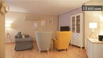 Living room of Flat to rent in  Madrid Capital  with Air Conditioner, Heating and Furnished