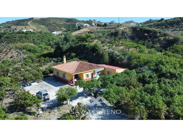 Casa-chalet en Venta en Unnamed Road en Benamocarra