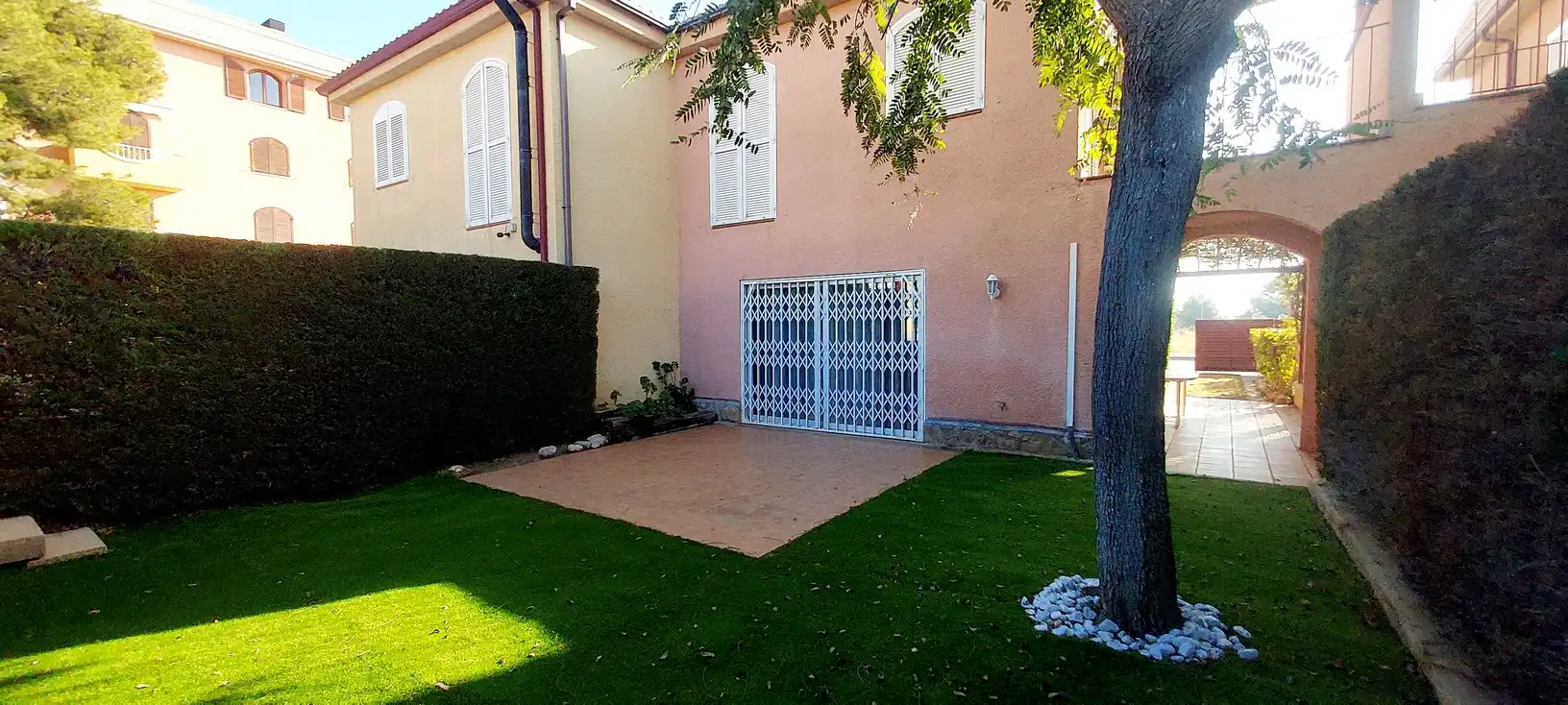 Semi-detached house with pool for sale in Platja de Mont-roig, imagen 3