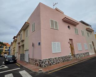 Vista exterior de Casa o xalet en venda en Guía de Isora amb Terrassa