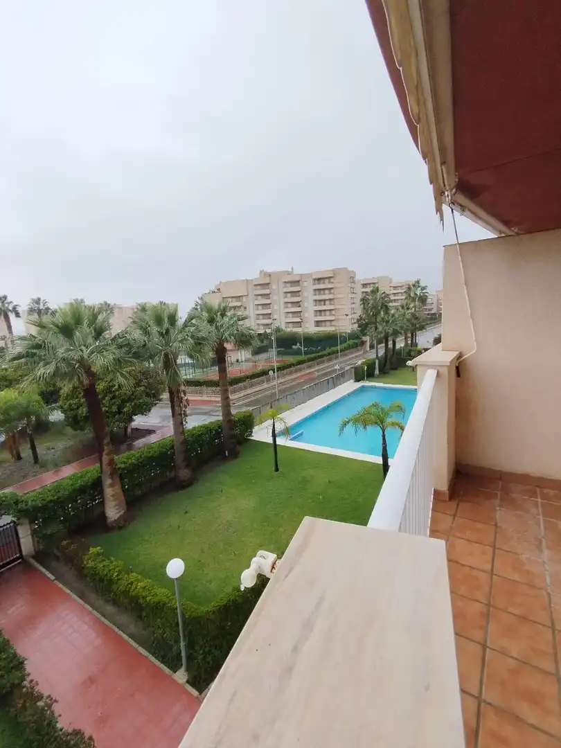 Piscina de Pis en venda en Salobreña amb Jardí privat, Terrassa i Moblat