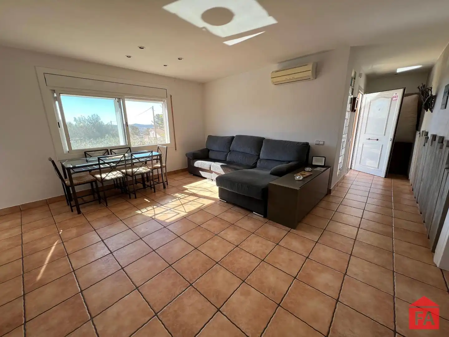 Sala d'estar de Casa o xalet en venda en El Montmell amb Aire condicionat, Calefacció i Terrassa