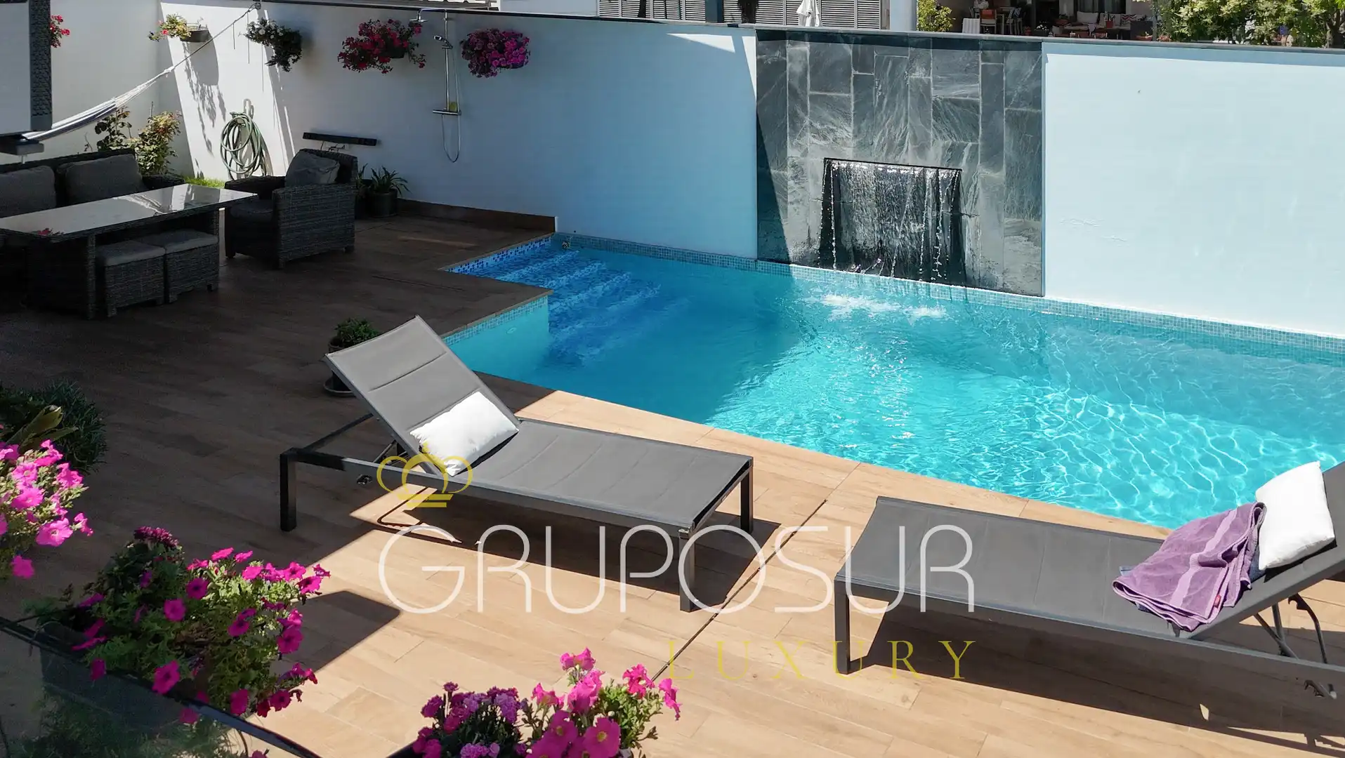 Piscina de Casa o chalet en venta en Valladolid con Aire acondicionado, Calefacción y Jardín privado