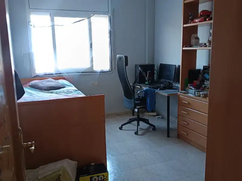 Dormitori de Pis en venda en Terrassa amb Terrassa i Balcó
