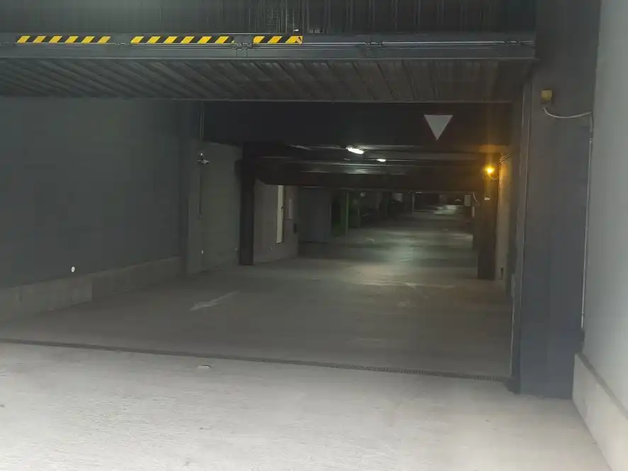 Aparcament de Garatge de lloguer en Bilbao  amb Alarma