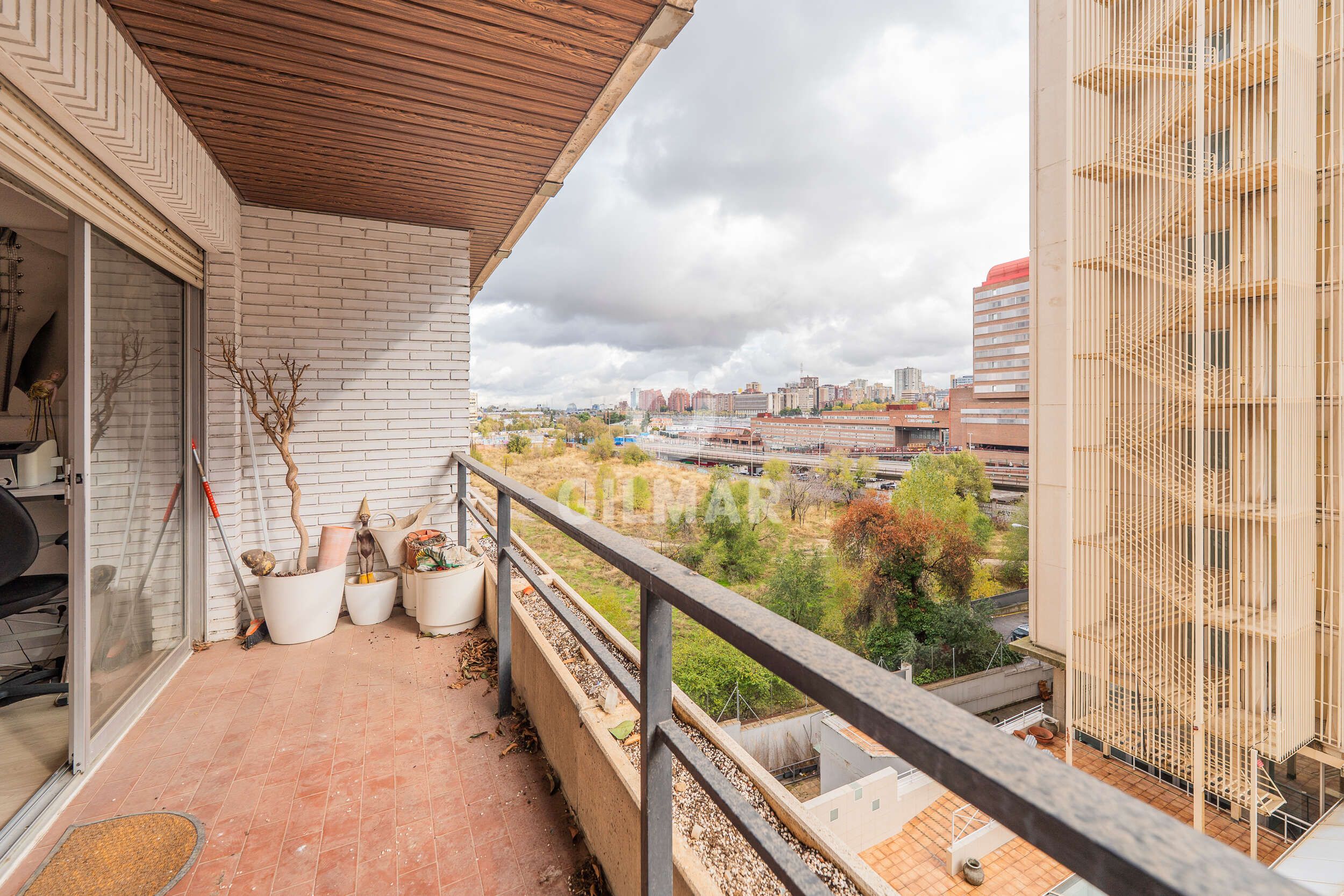 Terrassa de Pis en venda en  Madrid Capital amb Calefacció, Piscina i Balcó