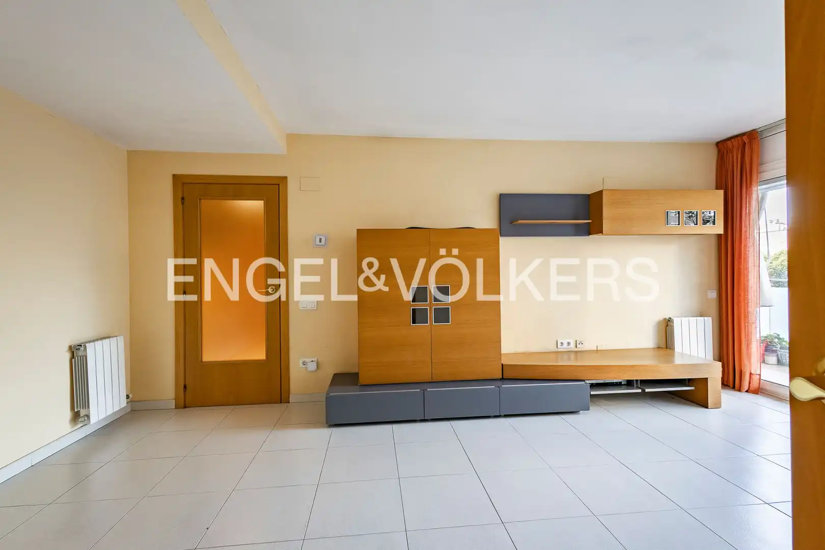 Living room of Flat for sale in Sant Joan Despí  with Air Conditioner, Heating and Terrace