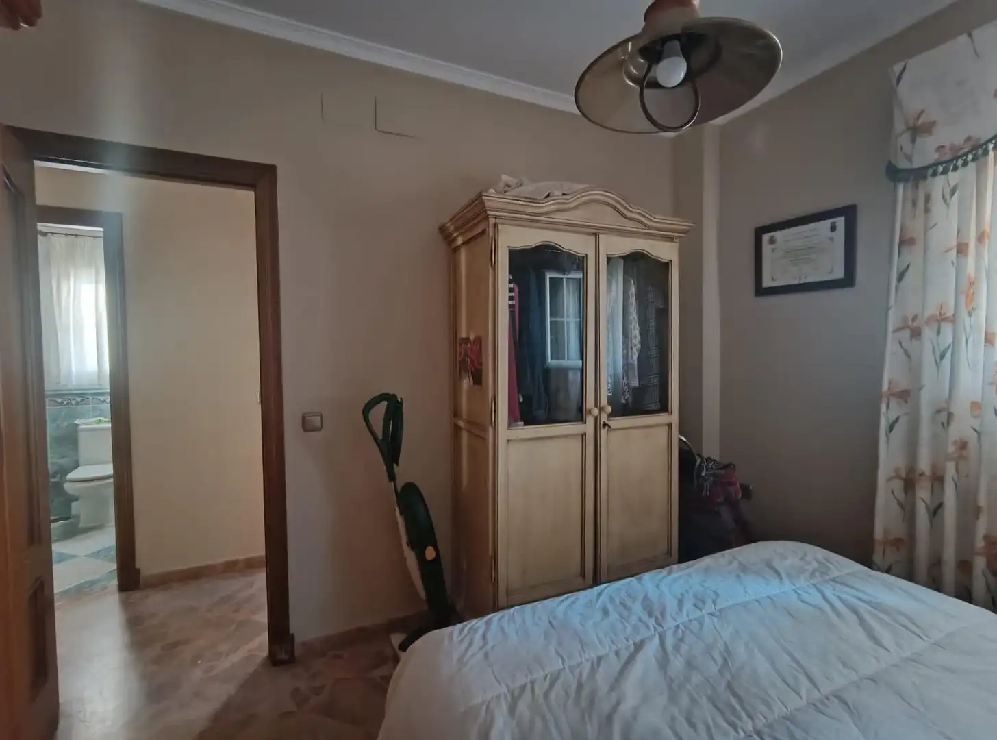 Dormitori de Casa o xalet en venda en Chiclana de la Frontera amb Jardí privat