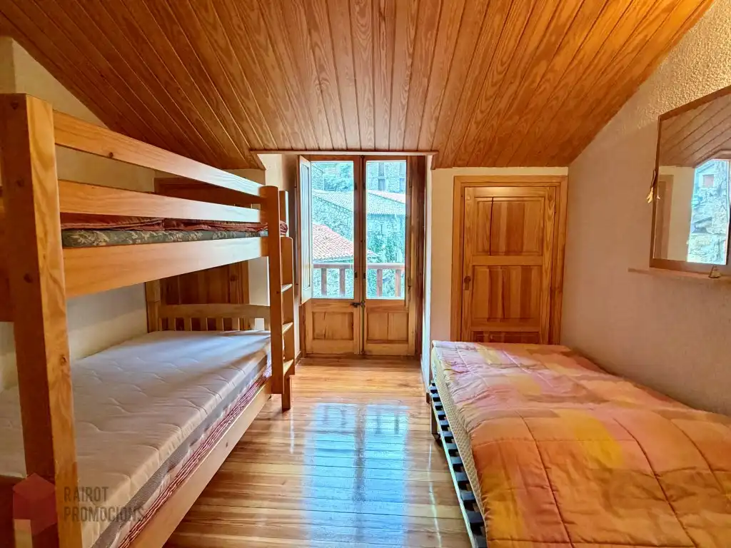 Schlafzimmer von Dachboden zum Verkauf in Setcases