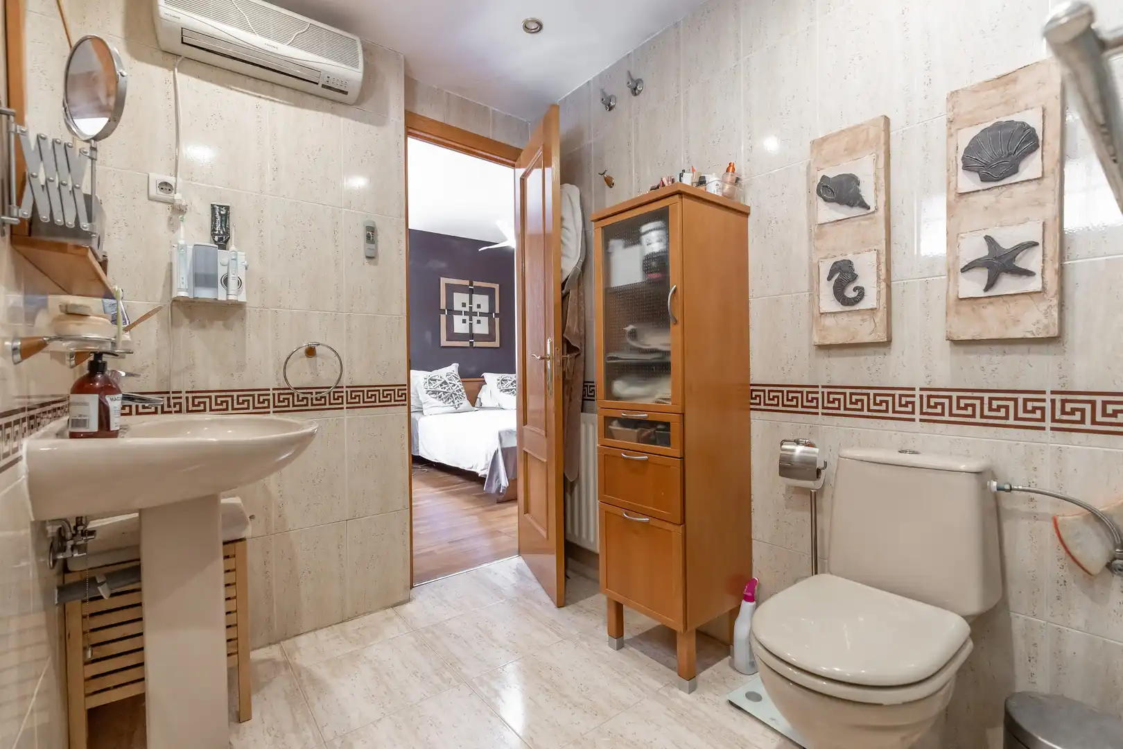 Detached house with pool for sale in Calle Lago Michigan, imagen 23