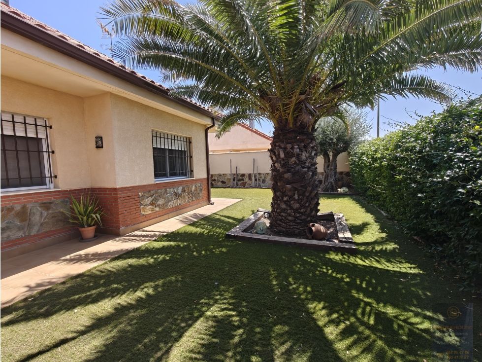 Jardí de Casa o xalet en venda en Novés amb Piscina