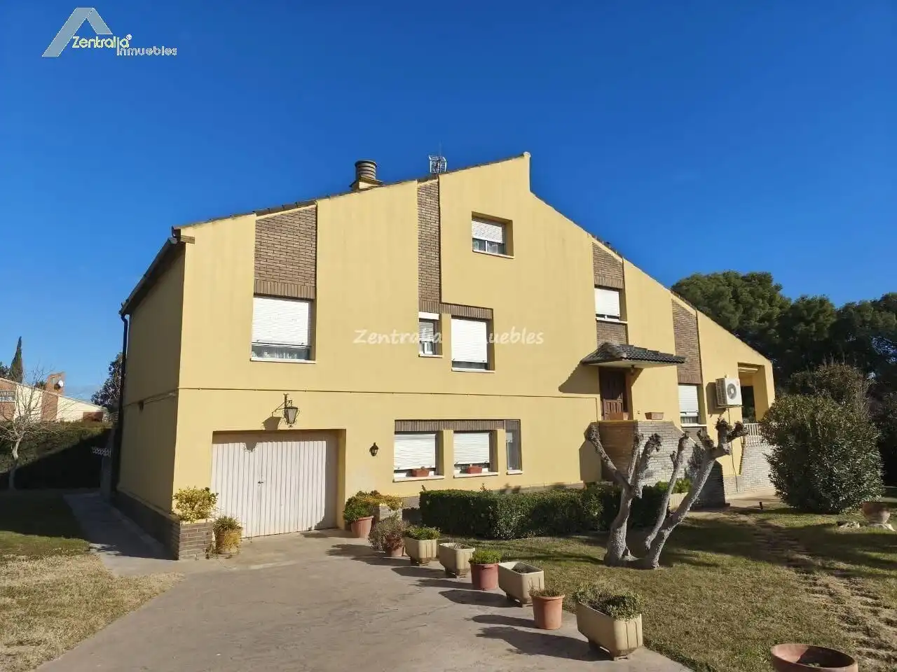 Vista exterior de Casa o chalet en venta en Zaragoza con Aire acondicionado, Calefacción y Jardín privado