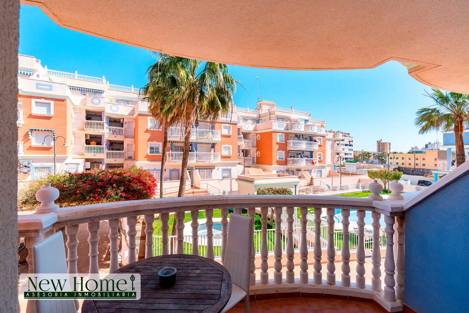 Exterior view of Flat for sale in Roquetas de Mar  with Terrace, Swimming Pool and Furnished