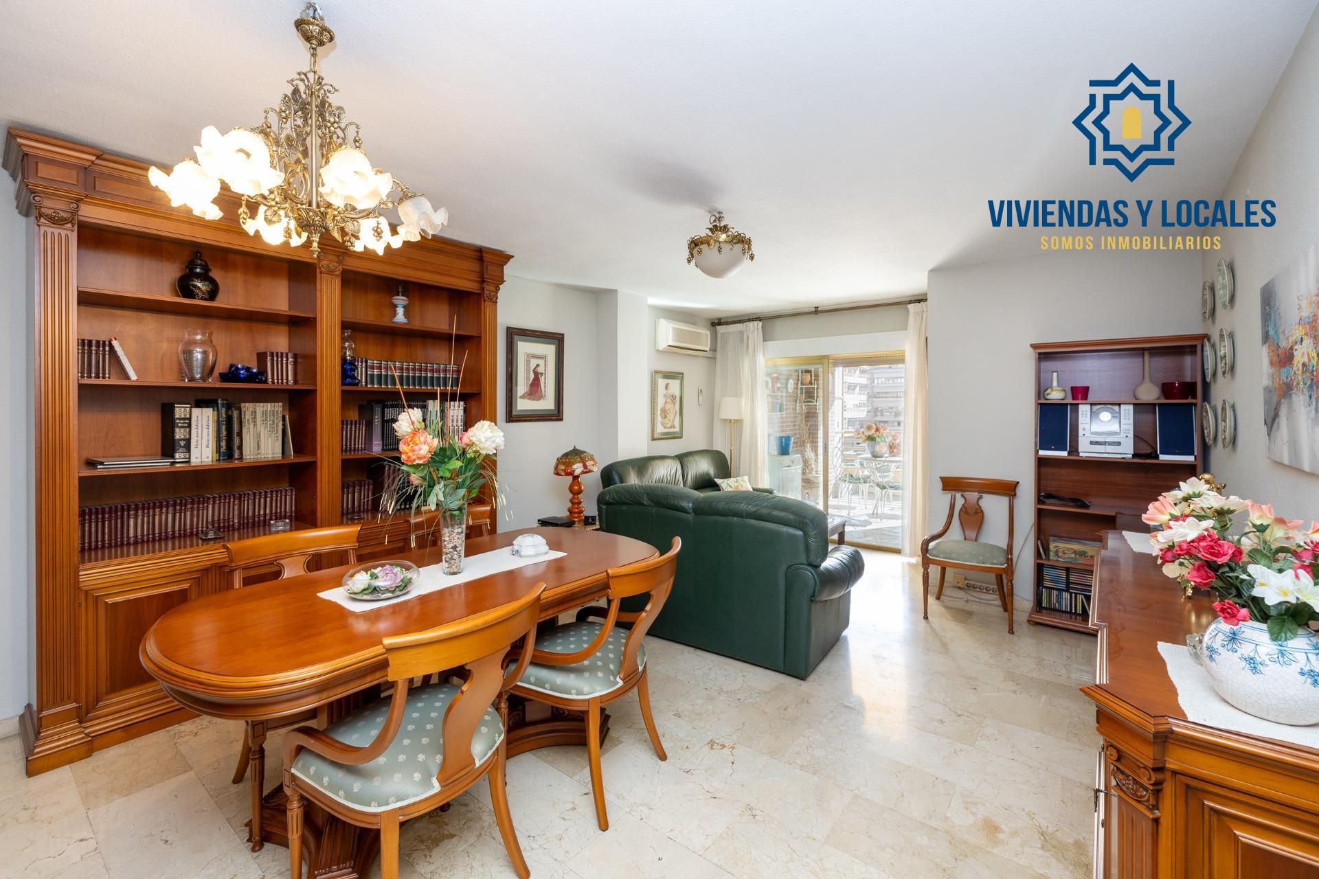 Sala d'estar de Pis en venda en  Granada Capital amb Aire condicionat, Terrassa i Traster