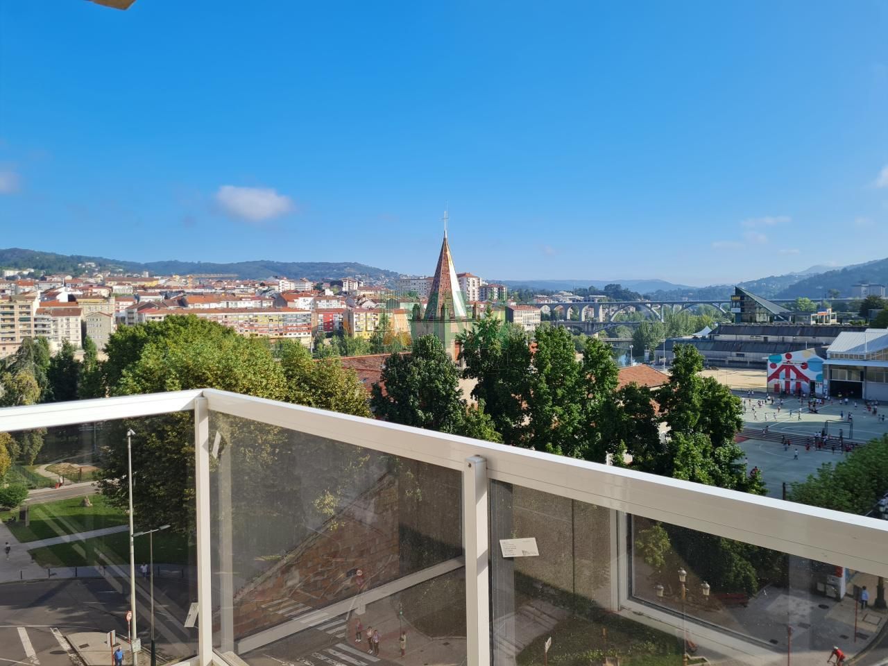 Vista exterior de Pis en venda en Ourense Capital  amb Calefacció, Terrassa i Balcó