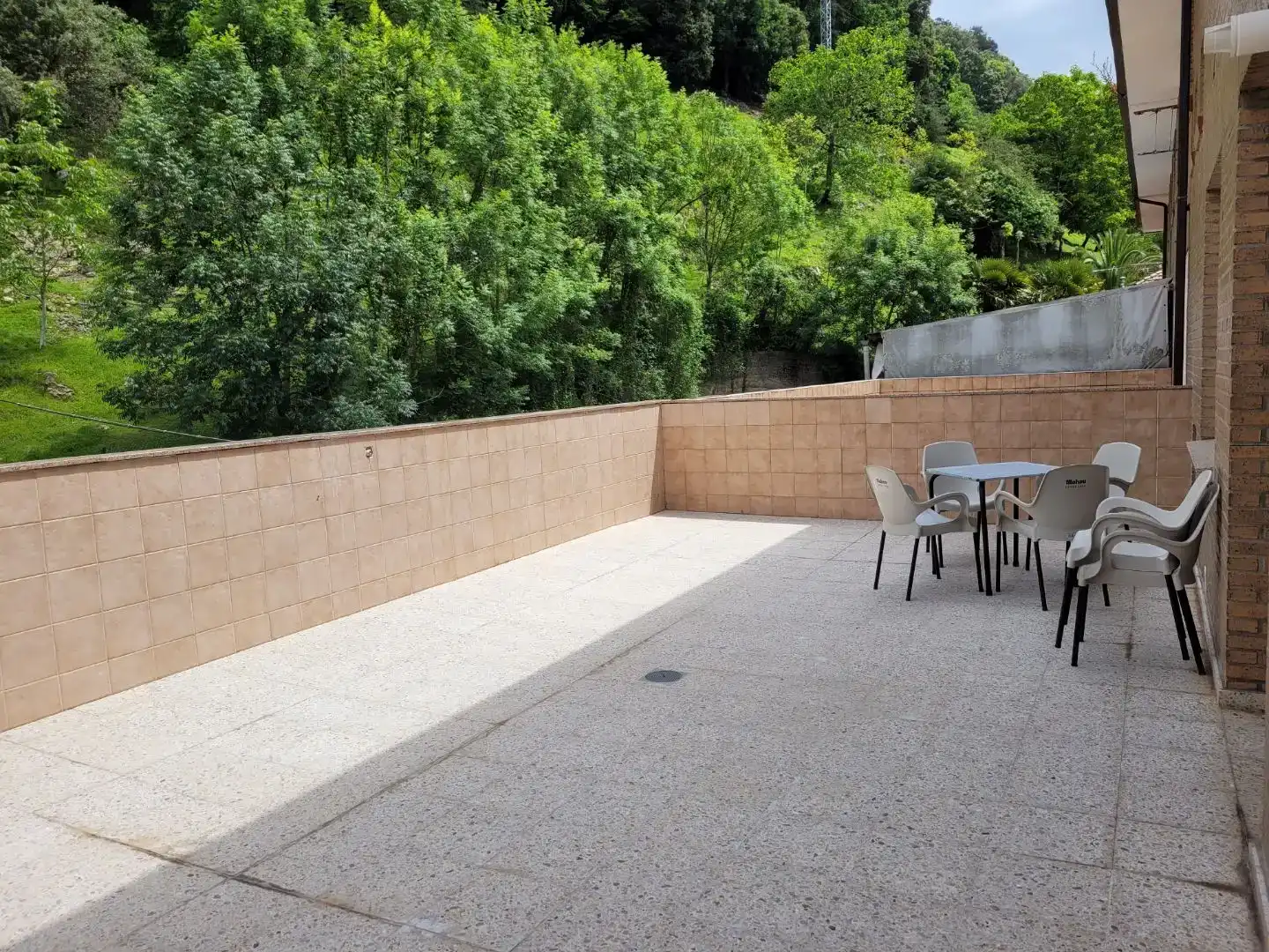Terrassa de Pis en venda en Valdáliga amb Parquet, Moblat i Balcó