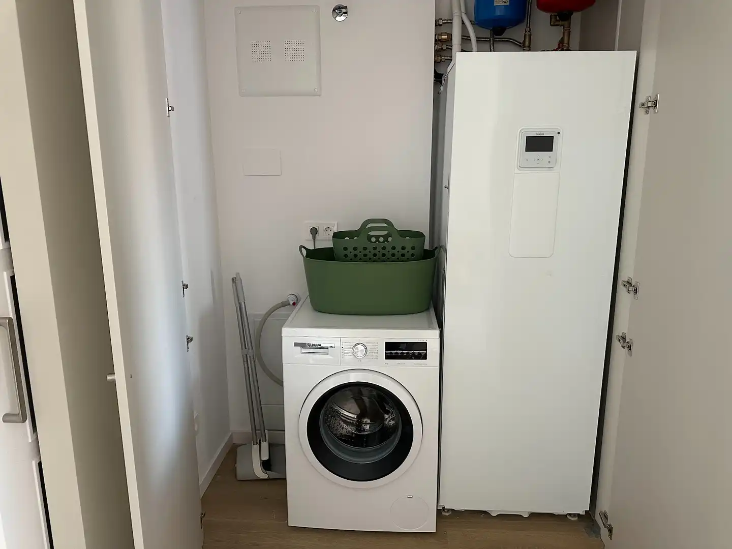 Flat for share in Vic  with Air Conditioner, Heating and Terrace