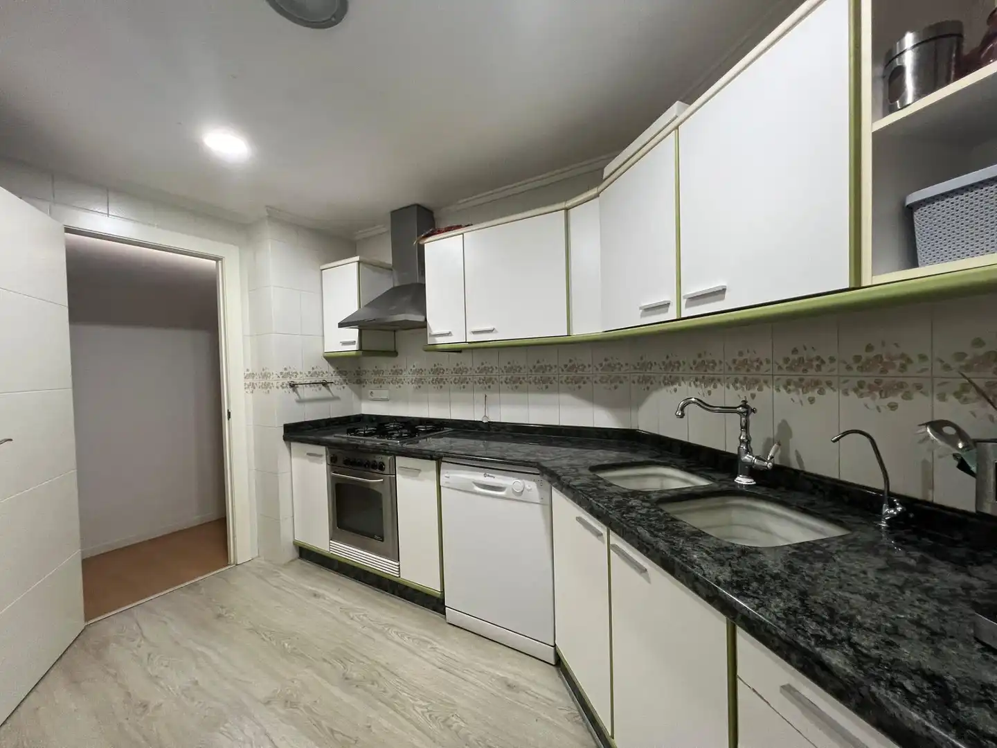 Cocina de Piso en venta en Ontinyent con Parquet, Trastero y Amueblado