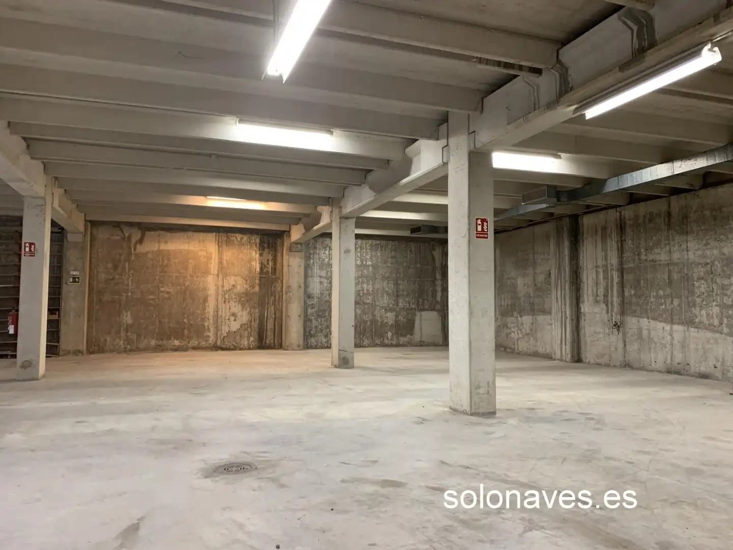 Nau industrial de lloguer en Zaragoza