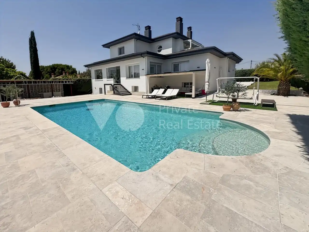 Swimming pool of Houses for sale in Boadilla del Monte  with Air Conditioner, Heating and Private garden