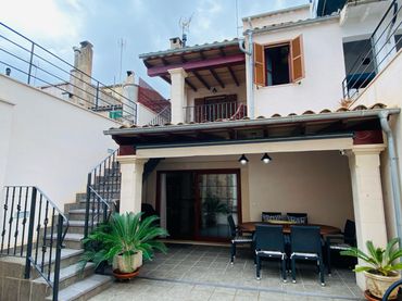 Casa amb jardí en venda a Carrer del Sindicat 66