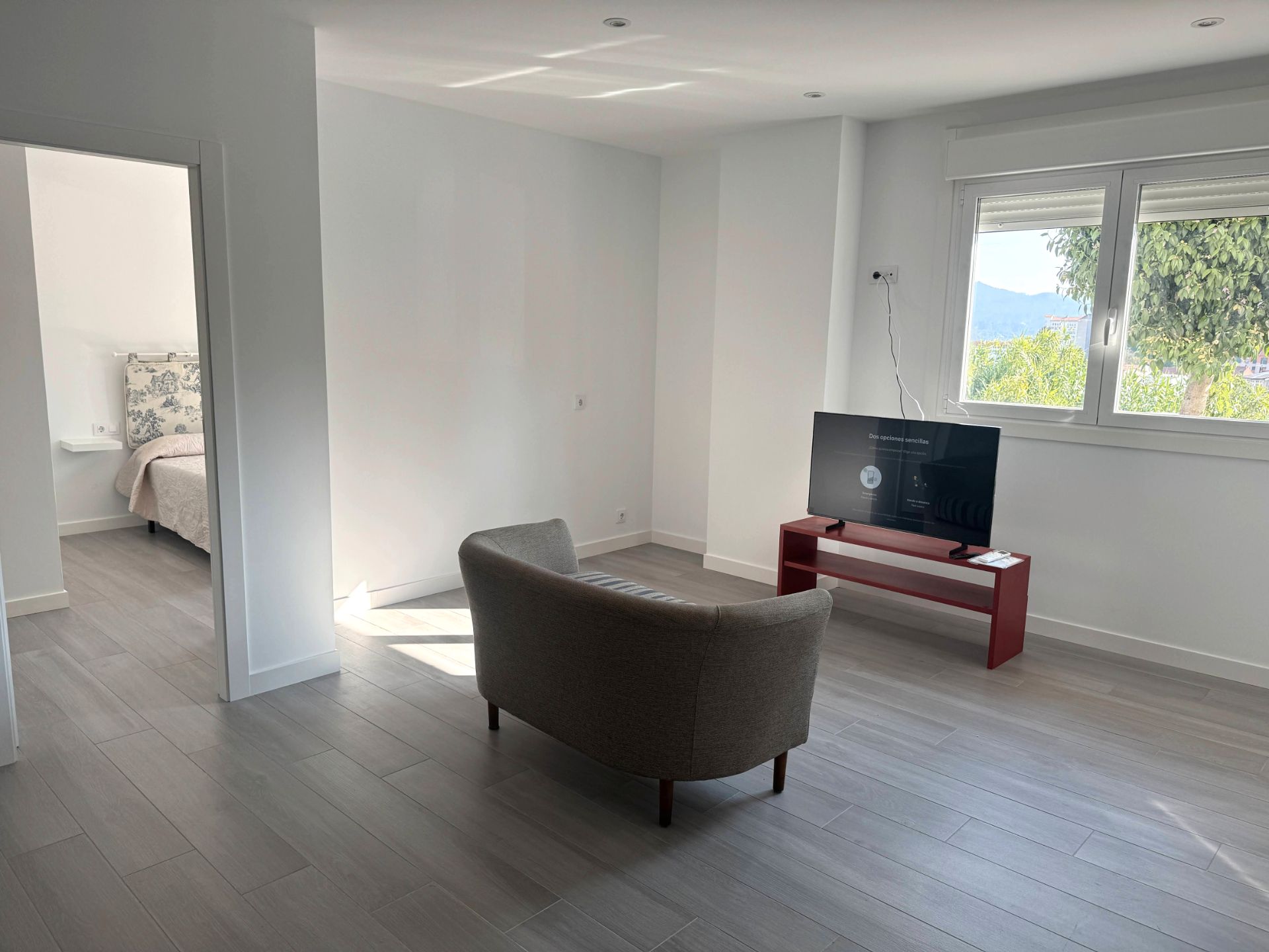 Living room of Flat for sale in Vigo   with Heating and Furnished