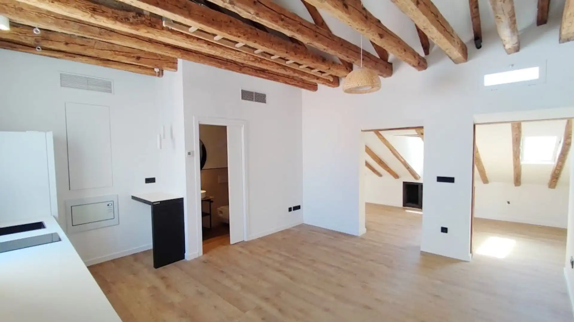 Ático de alquiler en C. de Carlos Arniches, Embajadores - Lavapiés