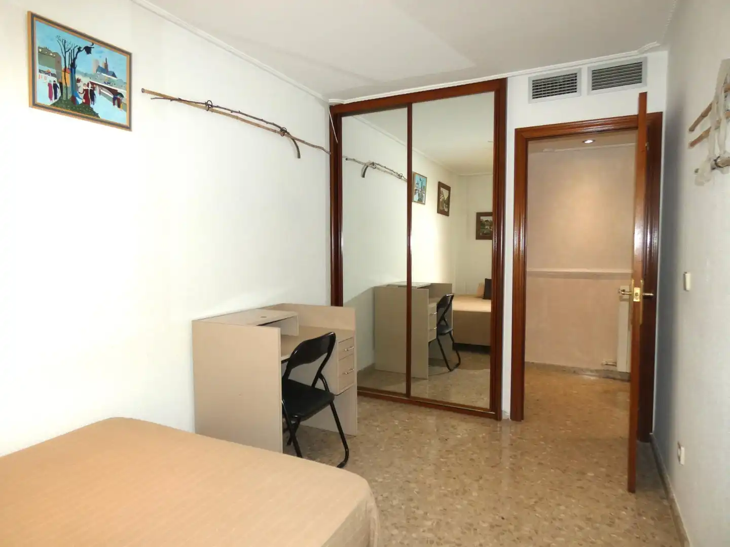 Habitación de Piso de alquiler en Utebo con Aire acondicionado, Trastero y Amueblado