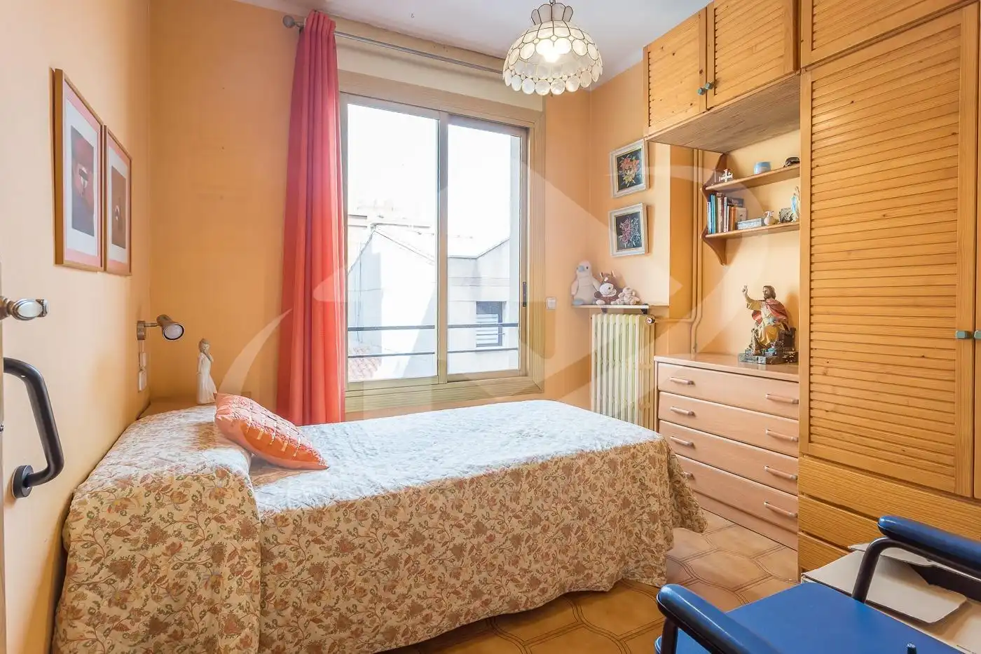 Schlafzimmer von Wohnung zum Verkauf in Sabadell mit Klimaanlage, Heizung und Balkon
