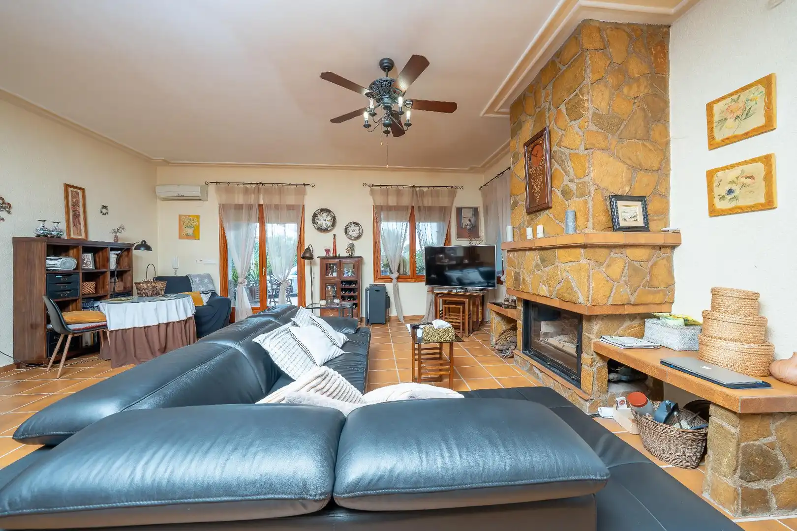 Sala de estar de Casa o chalet en venta en Novelda con Aire acondicionado, Calefacción y Jardín privado