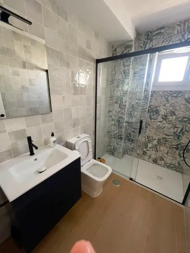 Bany de Casa o xalet en venda en Vélez-Málaga amb Aire condicionat, Calefacció i Jardí privat