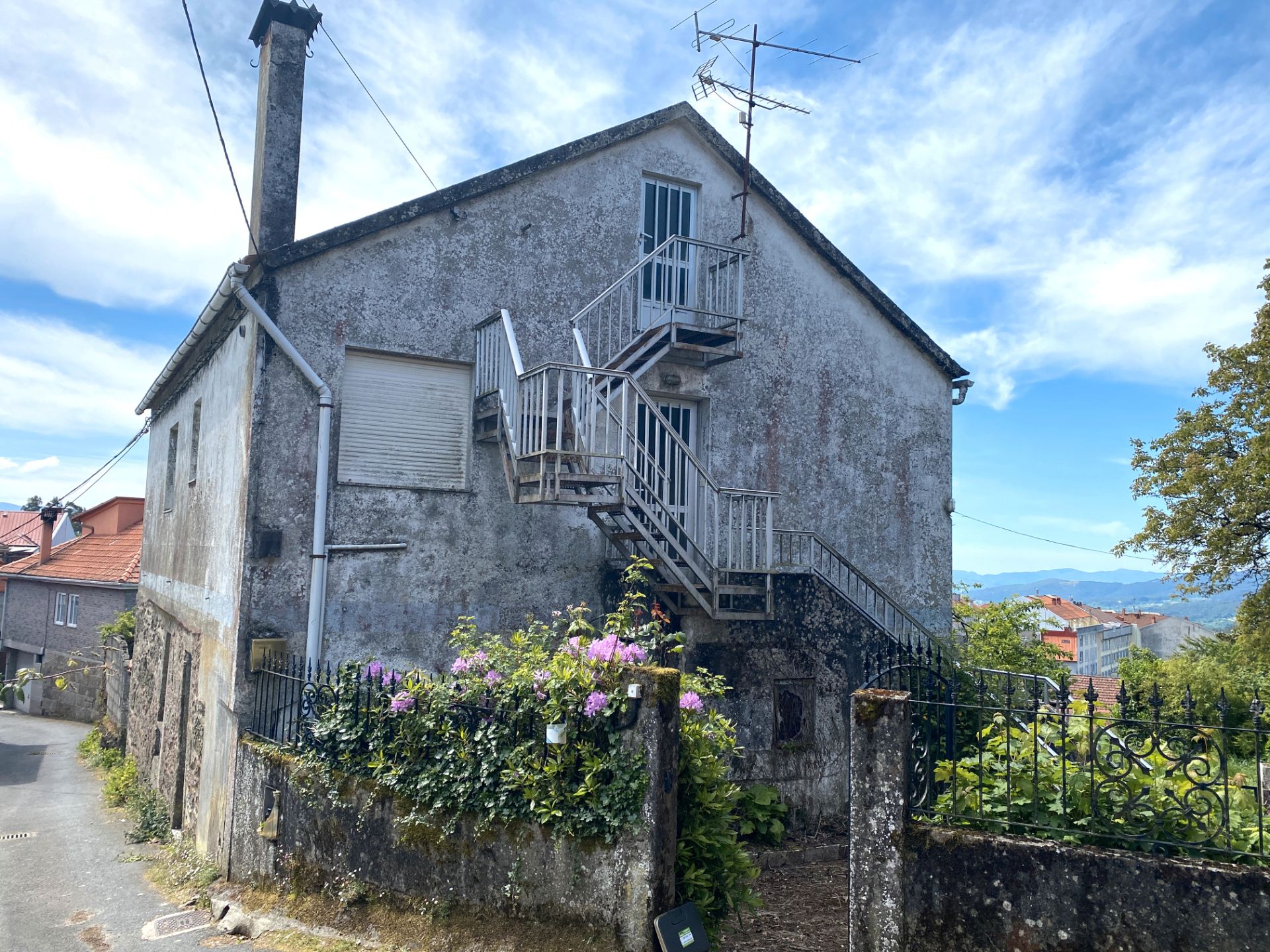 Exterior view of House or chalet for sale in A Cañiza    with Private garden, Storage room and Furnished