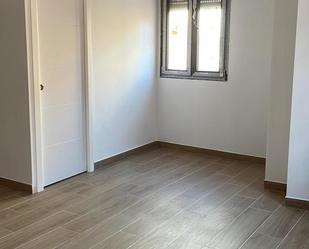Bedroom of Flat for sale in  Sevilla Capital