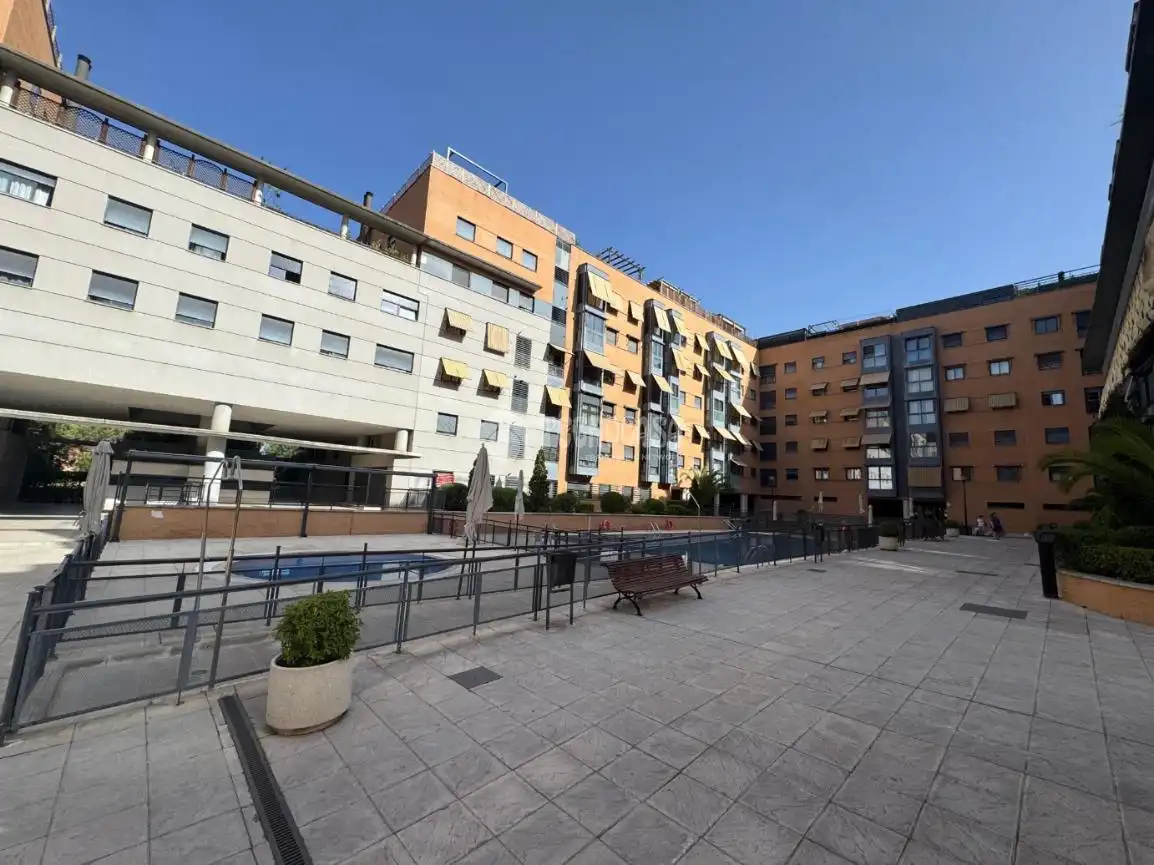 Exterior view of Flat for sale in Madrid  with Heating and Community pool