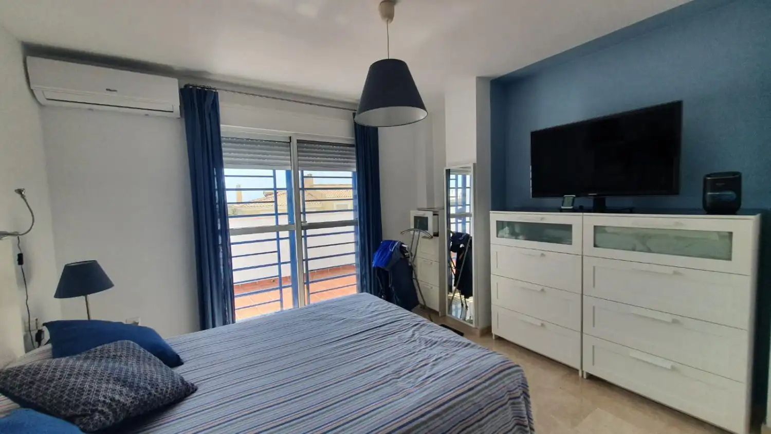 Habitación de Casa adosada en venta en Torremolinos con Terraza y Trastero