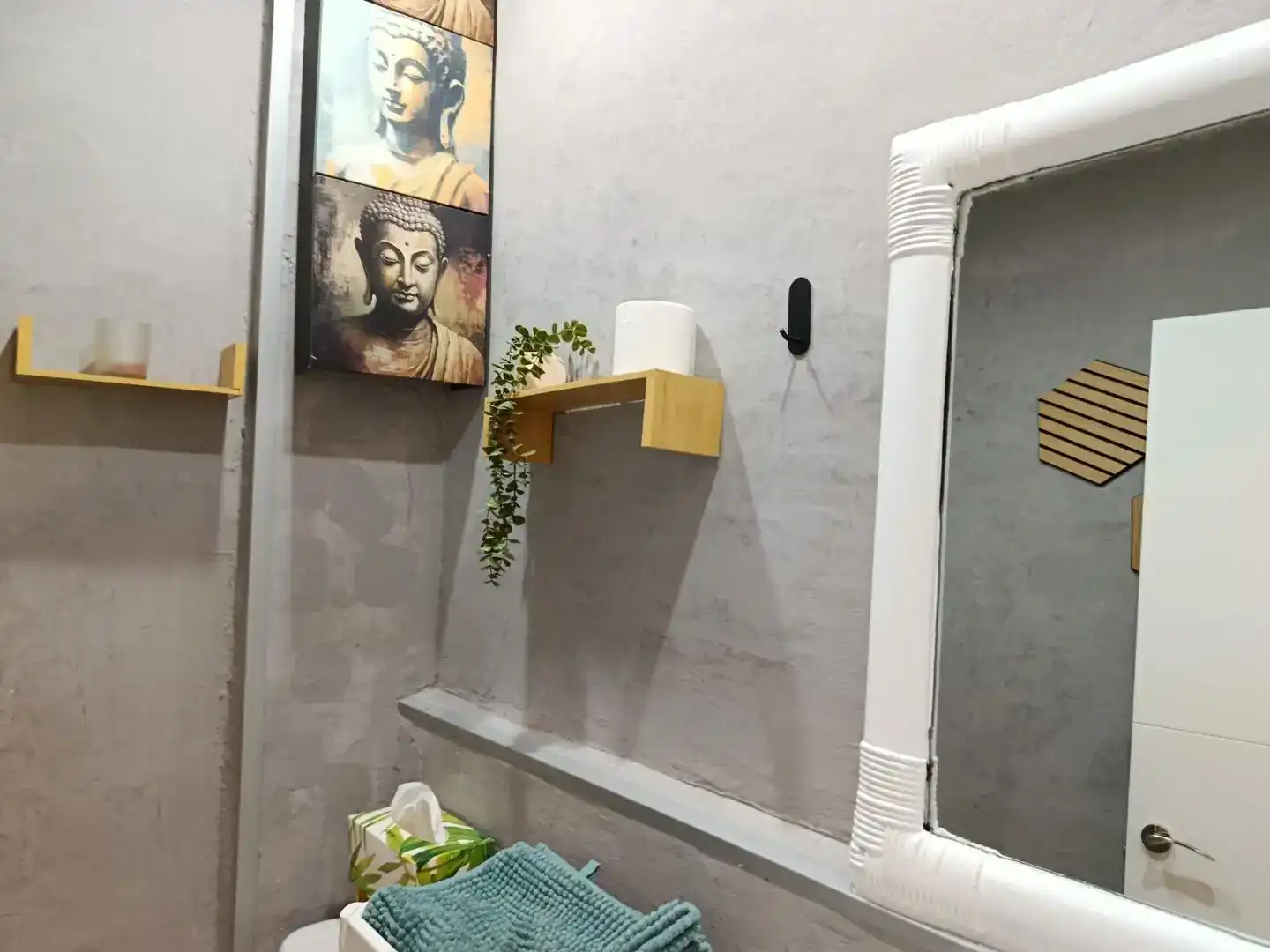 Bany de Pis en venda en La Rinconada amb Aire condicionat, Jardí privat i Piscina