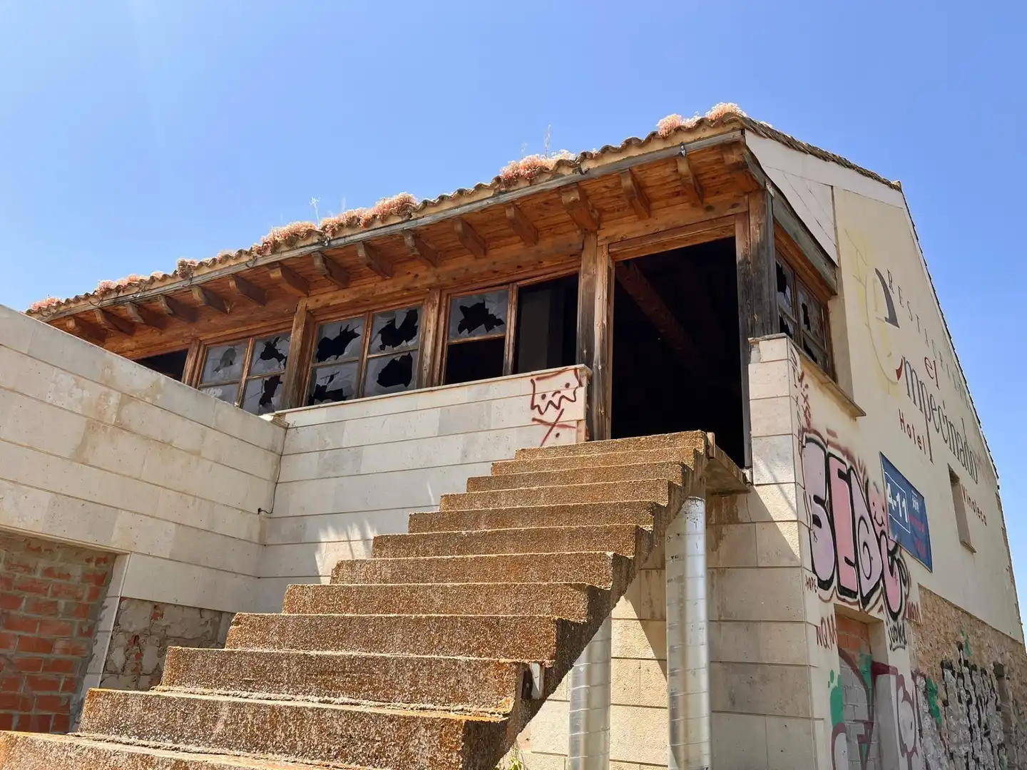 Vista exterior de Edificio en venta en Olmos de Peñafiel