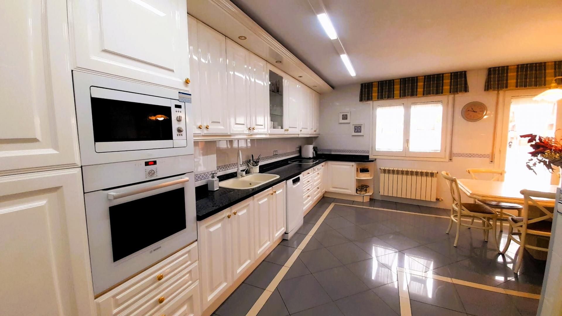 Kitchen of Single-family semi-detached for sale in Alpicat  with Heating and Private garden