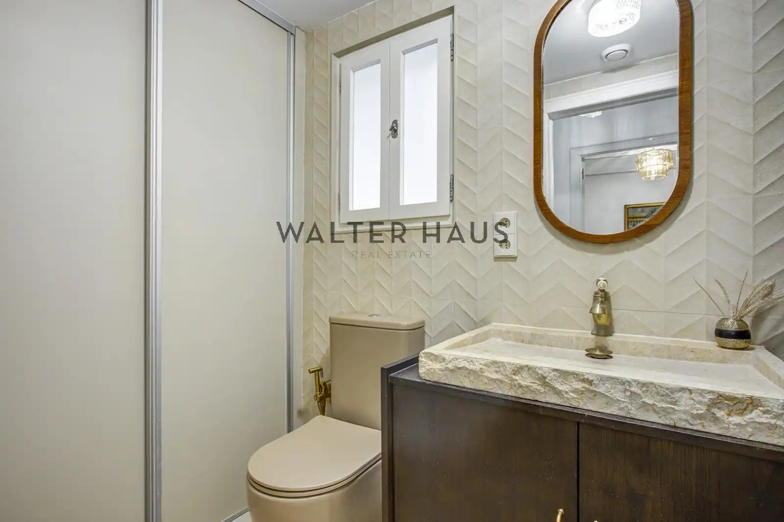 Baño de Piso en venta en Barcelona con Terraza, Amueblado y Horno