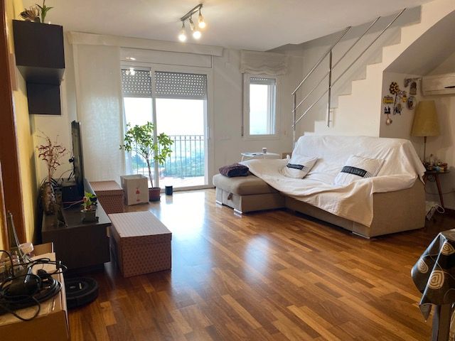 Sala d'estar de Dúplex en venda en Esparreguera amb Aire condicionat, Calefacció i Traster